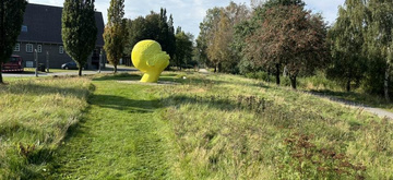 Give Me a Kiss er tilbage